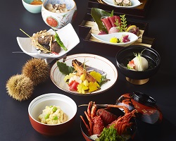 【旬の味覚に舌鼓を】 和食堂 山里 「豊穣の秋〜山里会席~」