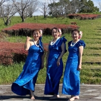 ■8/9 11:00~11:20<br />
『 Hula Studio Ku'u One Hanau 』