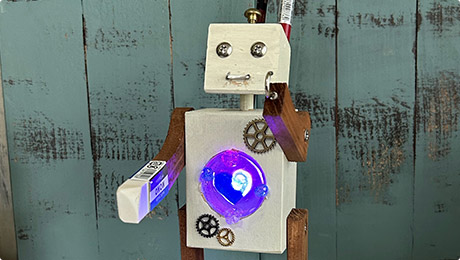 LEDライトが浮かびあがる木のロボット 講師：MOGAWOOD