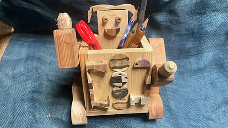 自分だけのオリジナルロボット鉛筆立て 講師：くらふと宮野