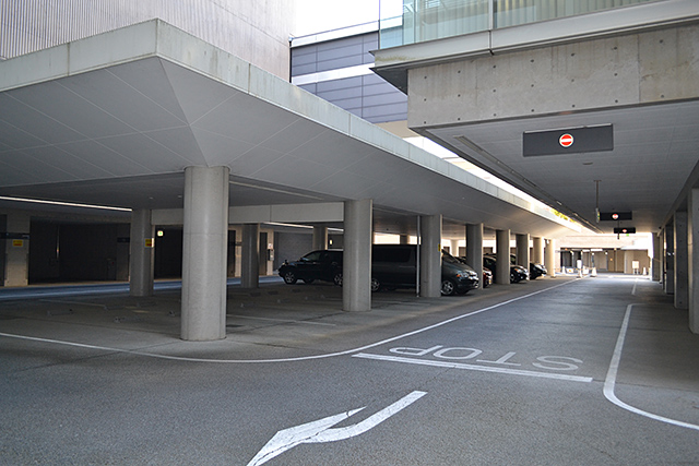 地下駐車場