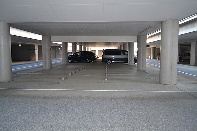 地下駐車場