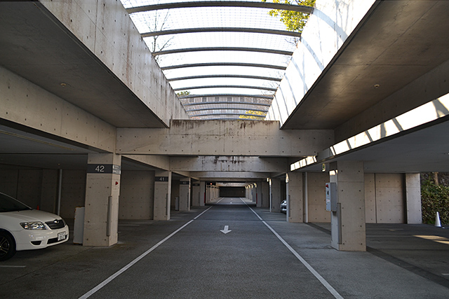 地下駐車場